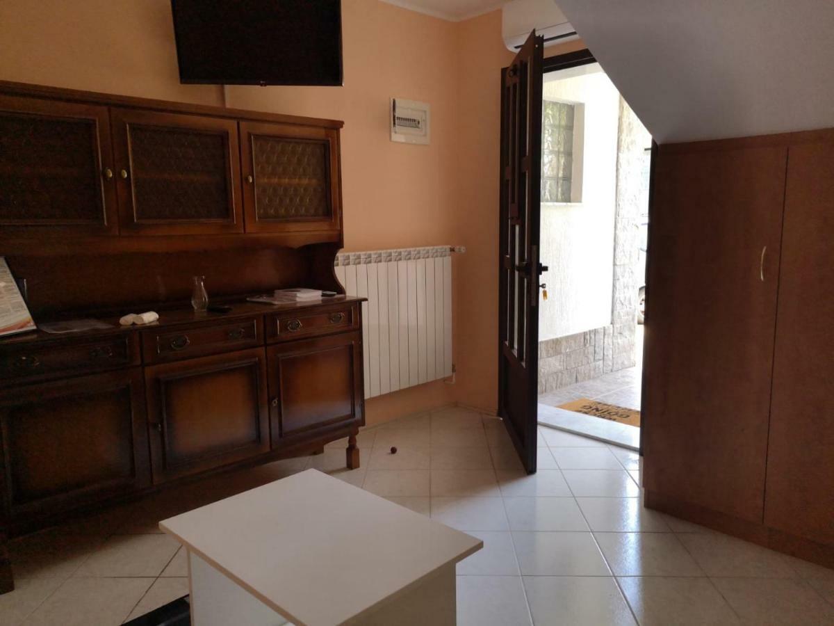 Pobri Apartment Матули Екстериор снимка